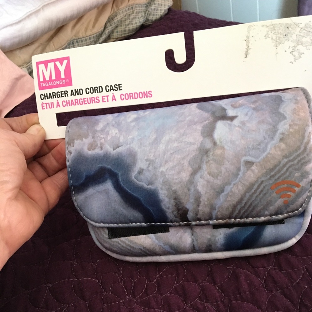NEW MY TAGALONGS CHARGER AND CORD CASE
